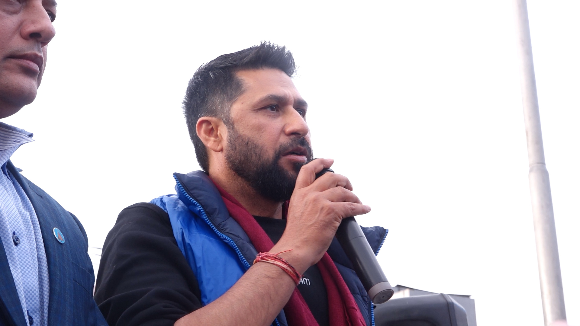 शहीद परिवारसँग रवि लामिछानेको भेट: ‘न्याय नपाएसम्म साथ रहने प्रतिबद्धता’