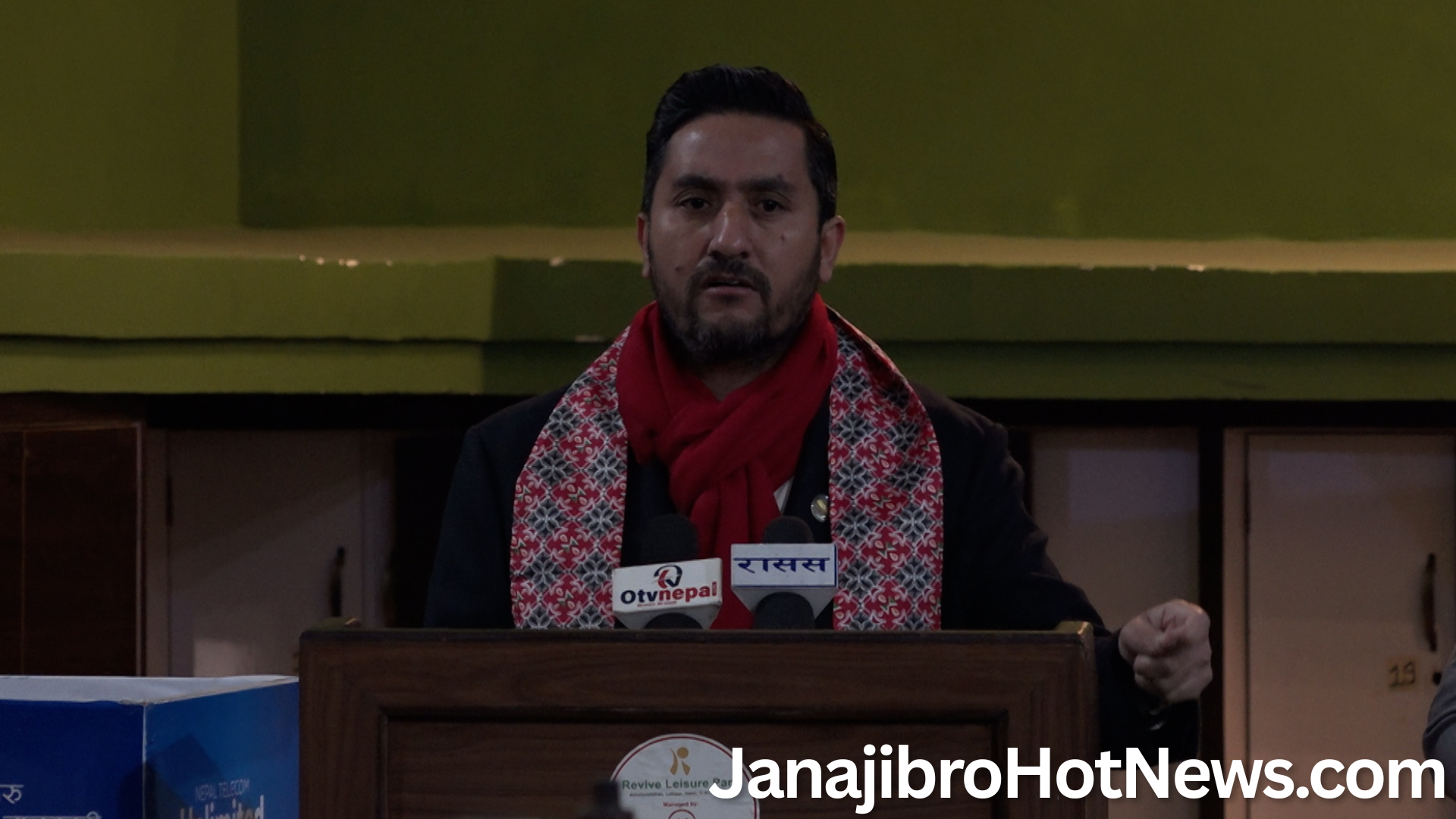 सञ्चारमन्त्री खरेल