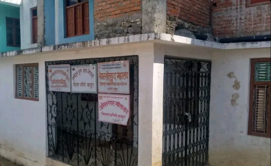 एमाले बाजुराको पार्टी कार्यालयमा ताला, युवापुस्तालाई अवसर नदिएको आक्रोश